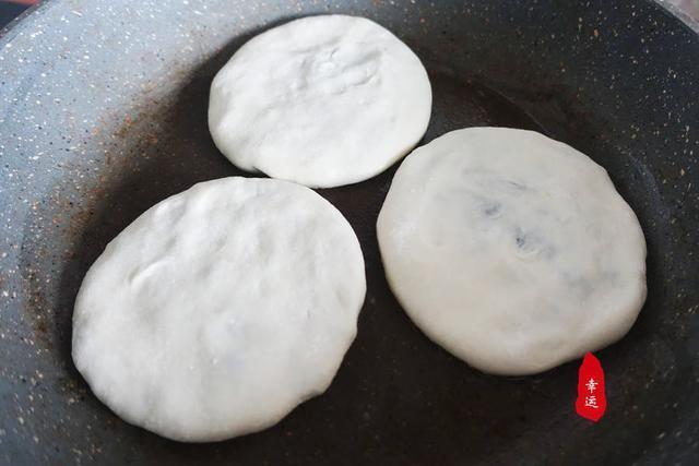 破皮|馅饼这样做才不破皮，皮薄馅足不露馅，原来和面也有小技巧