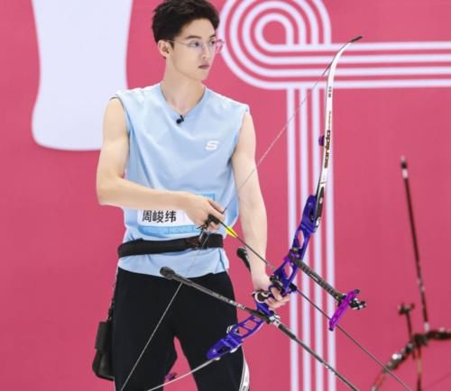  节目里面|众多偶像参加的超新星运动会，却被他抢了风头，了解之后：果然有魅力！