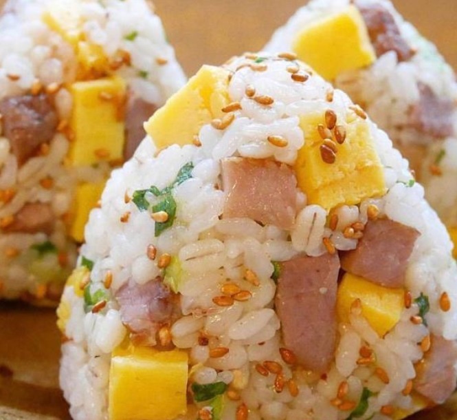  懒人|懒人饭团的做法，一分钟学会，简单美味上班族必备