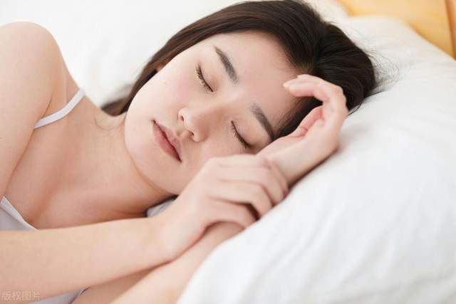 女生阴道有灼烧感为什么(女性“同房”时，私处出现“灼热感”，可能是这4个原因，别忽视)