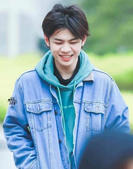  好听|周震南粉丝叫南极星，王晨艺粉丝叫小野兽，黄明昊粉丝名好听哭了