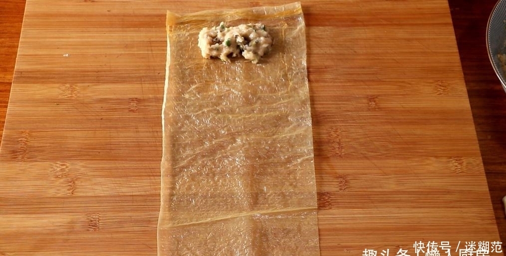 虾仁|豆腐皮别只会烧汤,配上虾仁和莲藕,做成小吃,口感很丰富