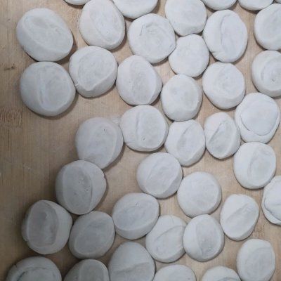 好吃|这道猪肉青椒饺子锅贴，怎么做都好吃