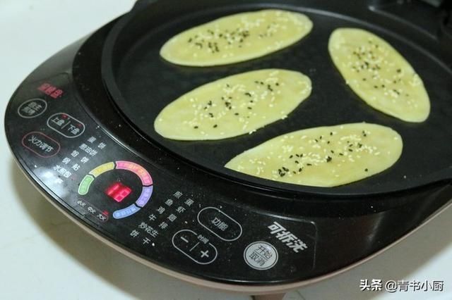 材料|宅在家做椒盐酥饼,外皮酥脆,轻松一碰就掉渣,少糖少油零失败