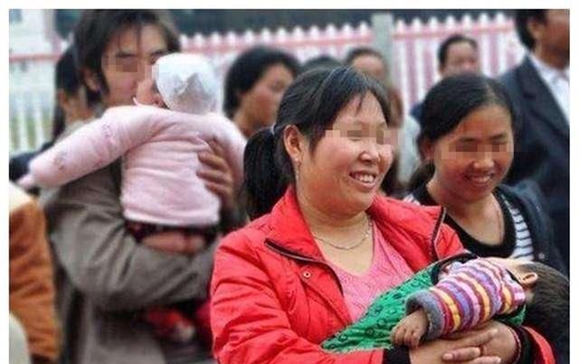  羞愧|“我养弟弟，谁养我儿子？”大女儿一声质问，让高龄父母羞愧