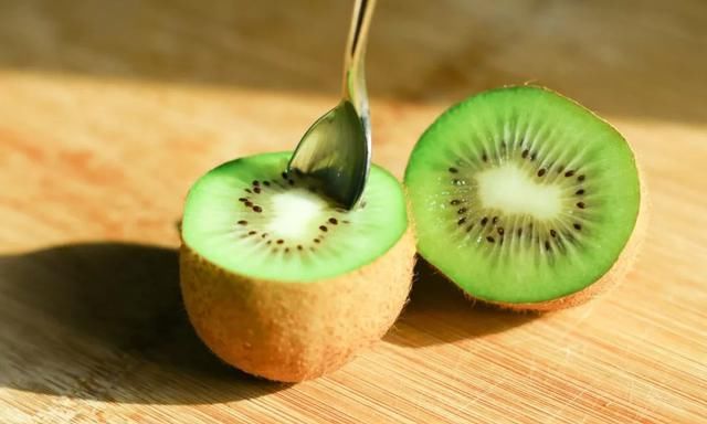 水果|我国原生的水果，口感和营养上都是一绝，但食用时需要注意事项