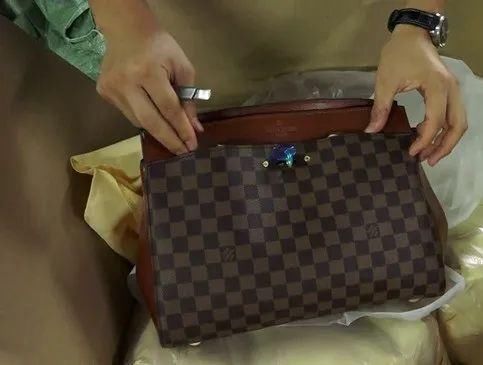  市公安局|涉案4亿！你买的LV、GUCCI等品牌包可能产自广西这条村……