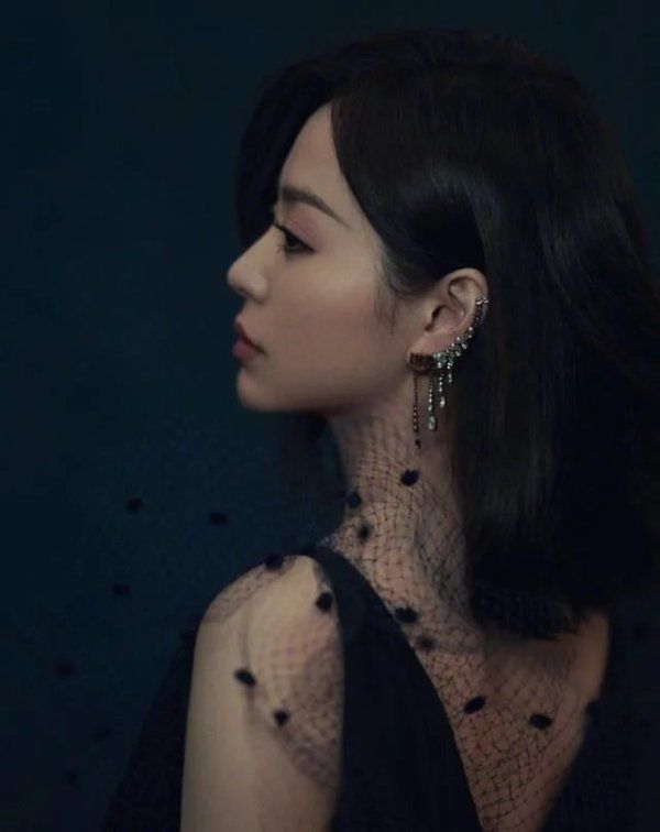  亮相|张靓颖突破亮相说唱综艺，被赞衣品大变好看，素颜也美丽