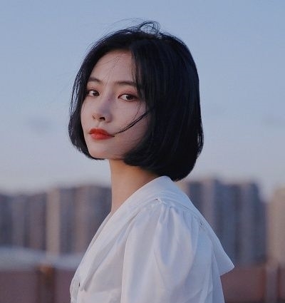 许佳琪|许佳琪偶像包袱有多重?看清她的“素颜”后,男粉不开心了