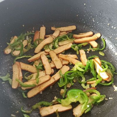  夏日|#夏日消暑，非它莫属#【下饭菜】辣椒炒豆干