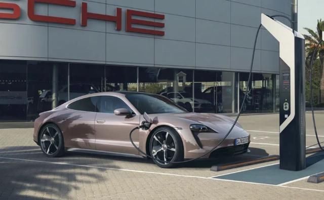  保时捷Taycan|Taycan新增入门版车型，售价竟不足90万，电动的保时捷还纯粹吗？