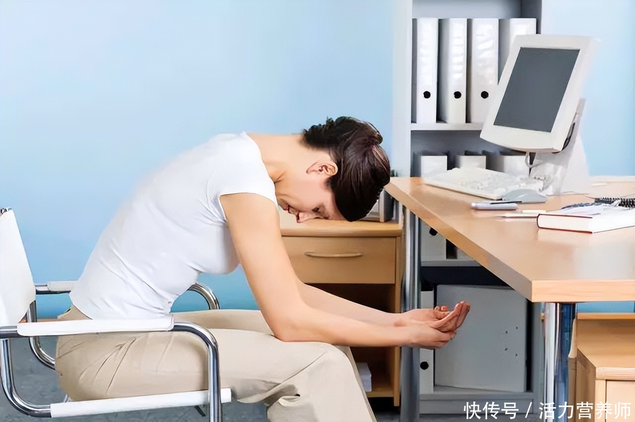 坚持锻炼十年后对膝盖有什么好处(每天坚持运动的人，与久坐不动的人，谁的膝盖最好？最能长寿？)
