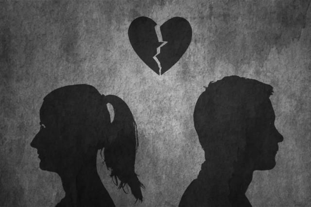 彩礼|三观不合，女方提出退婚，小伙急了：28.8万彩礼只还一半？