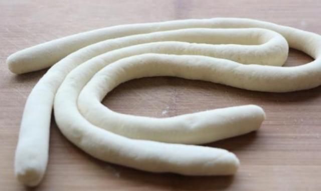  面粉|马铃薯也能做成面？没错哦，这样做出来的马铃薯小面很好吃