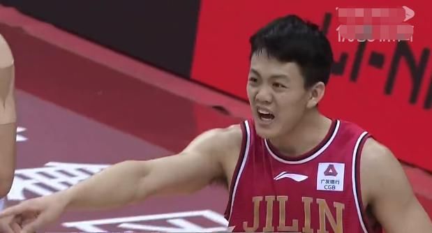  吉林|形势不妙！双外援北控没优势，摩尔特里炸裂暴扣，瞧马布里激动的