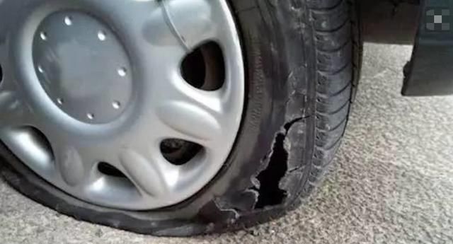 杀手|号称“轮胎杀手”的4种东西，轻则磨损重则爆胎，开车时避开！