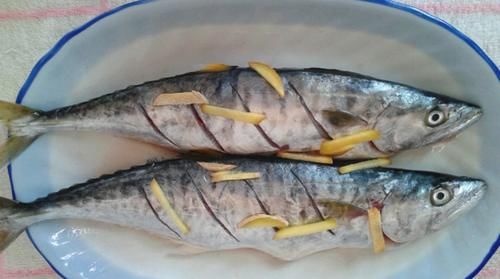 鲜嫩|做鲅鱼,建议不要加水炖,海边人都这样做,鱼肉鲜嫩无腥味,真香!