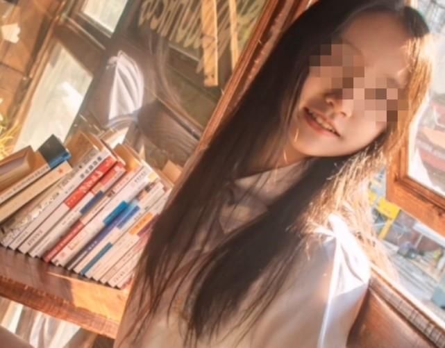  爆照|继15岁狂三被“爆照”后，吸了20万粉的JK少女被朋友爆出“黑料”
