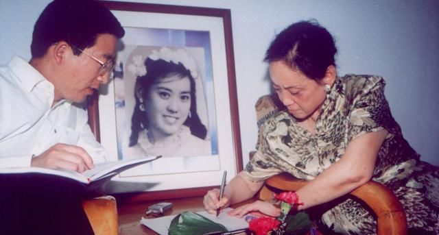  丈夫|母亲是著名影星，丈夫当过总统，她却受尽磨难，晚年寺庙中离世