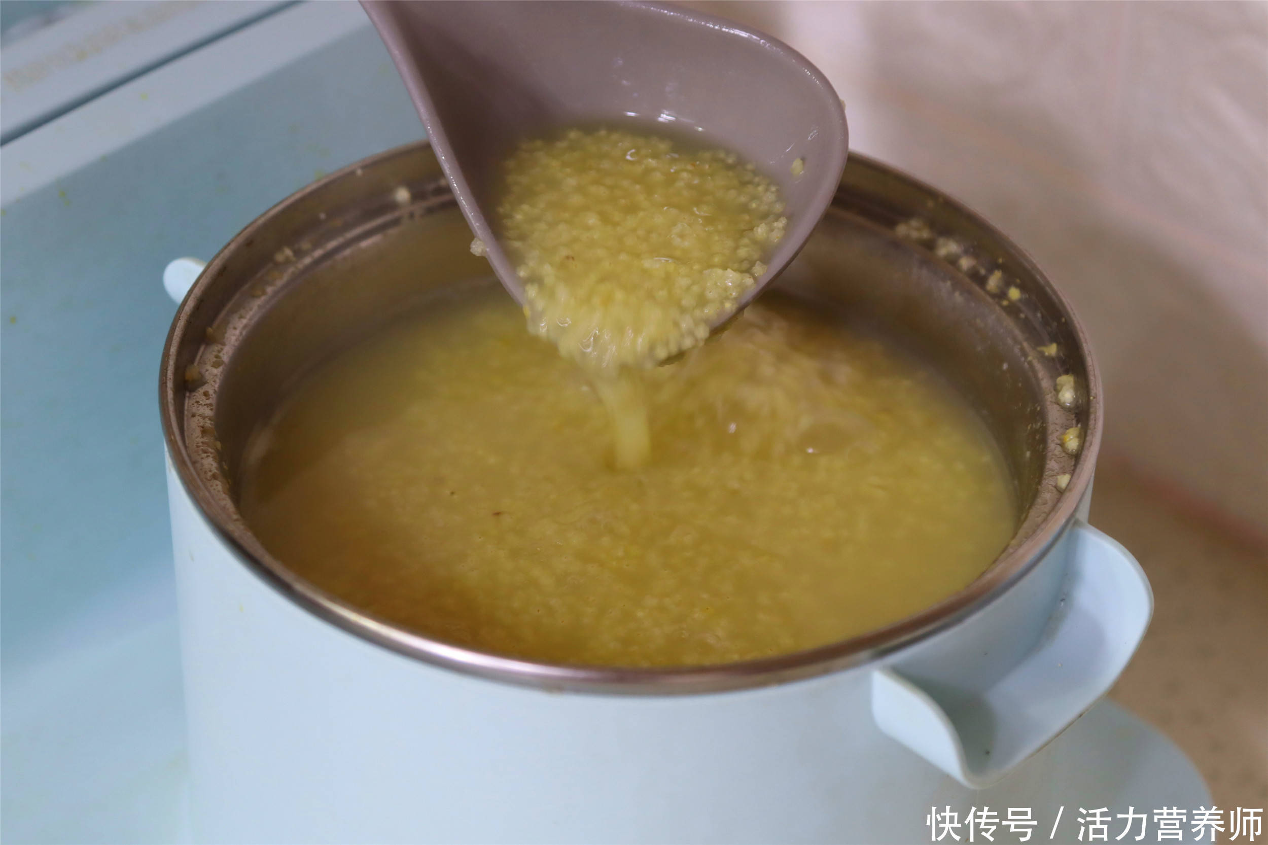 人参熬粥对人有什么好处(俗话讲“富人喝参汤，穷人喝粥油”，米油被称为人参？真这么好吗)