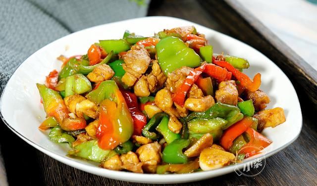 香辣|鸡肉这样做太香了，不炖不油炸，香辣过瘾，端上桌瞬间被扫光