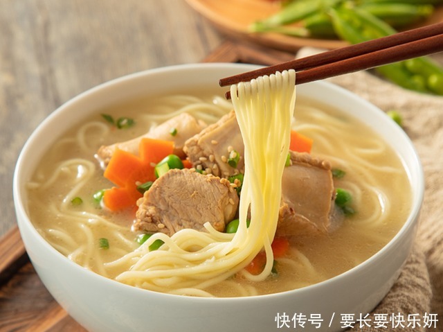 剑客|康师傅放出“狠招”,隆重推出“泡面四剑客”,销量实现大逆袭!