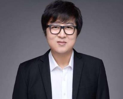  尴尬|LPL比赛发生尴尬一幕！解说全程叫错嘉宾名字，最后公开道歉