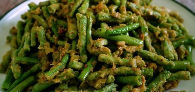  油腻|豇豆换个新吃法蒸豇豆，这样做不油腻还营养健康，太好吃了