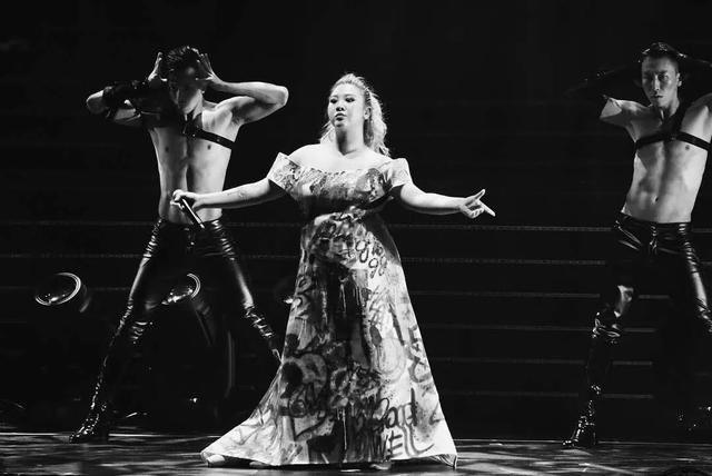  郑少秋|郑少秋与沈殿霞之女无惧被嘲肥胖，三十五岁可继承母亲6000万遗产