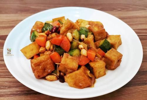 营养|豆腐这样做比肉还好吃,鲜香微辣,豆腐外焦里嫩,营养美味