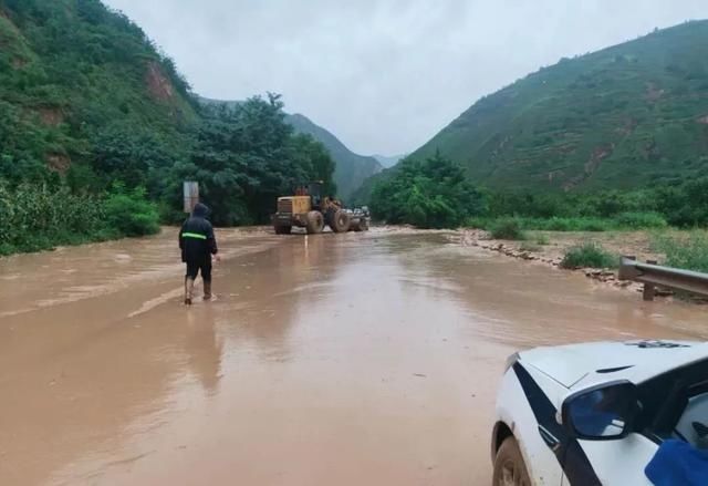  暴雨|受连续暴雨天气影响，天水多条道路通行受阻