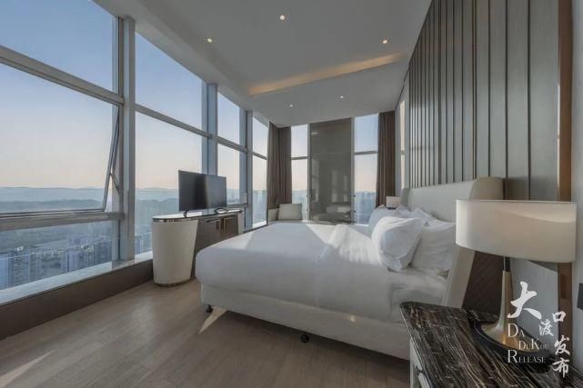  俯瞰|360°俯瞰九宫庙商圈！大渡口这家酒店给你轻奢感受、云端体验