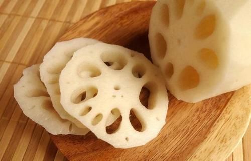  七孔莲|买莲藕时，要分清“七孔”和“九孔”，多数人买错，怪不得口感差