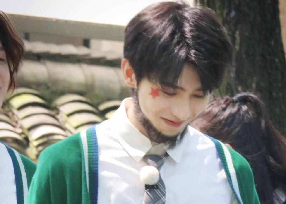  上线|您的“蔡小葵”已上线，暖心为baby提裙子第一期的神秘嘉宾曝出