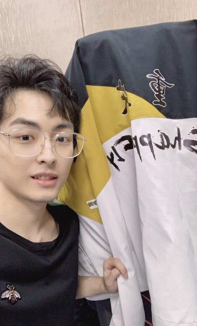  刺痛|KPL：赖神开播传出刺痛声音，细看竟是在QG，这是来FLY争战边？