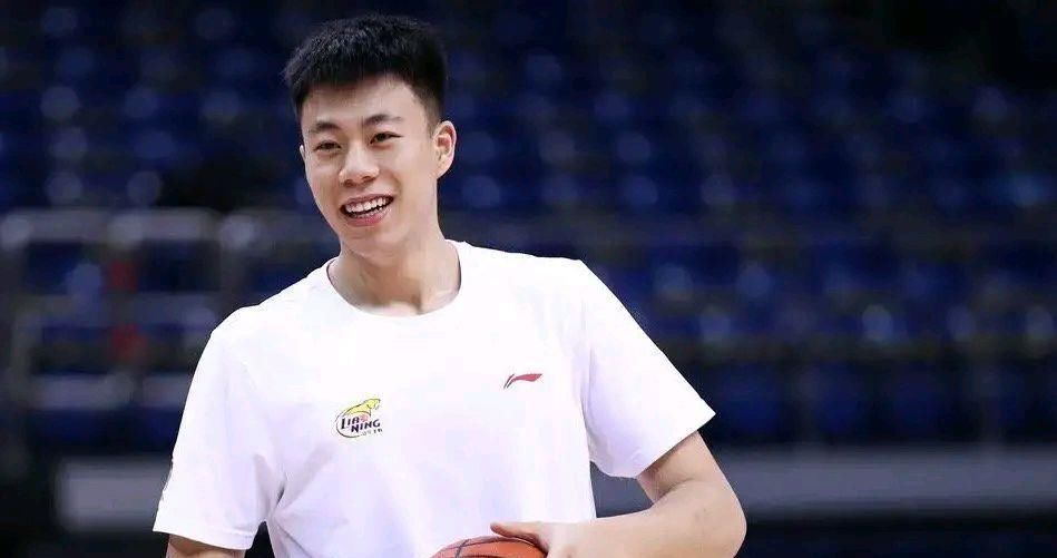 职位|一天三消息:梅奥已归队训练,杨鸣职位变动!李洪庆钦定大外援