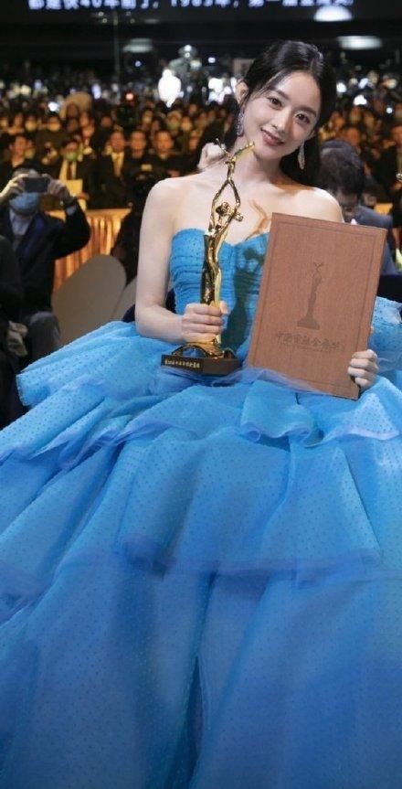  演员|金鹰奖观众喜爱演员出炉：王一博热度十足，赵丽颖实至名归，宋茜凭表情出圈