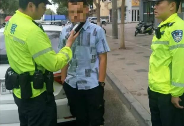  芦某|醉酒驾驶摩托车，一查还是无证……