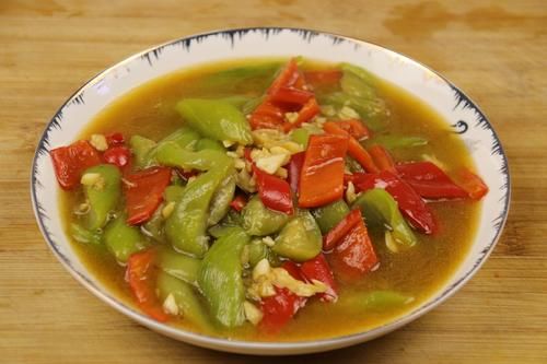 红辣椒|入秋后,吃猪肉不如吃它,别看它不起眼,是女人的“美容水”