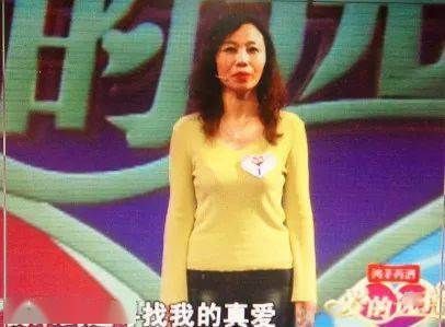  王女士|童颜女嘉宾用了什么招数撒娇，竟让男嘉宾“言听计从”？背着她满场跑，脸上还喜滋滋！