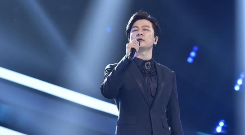  跨界|《跨界歌王》：郑恺终于登上歌王宝座，评委丁老师缺席，却被调侃