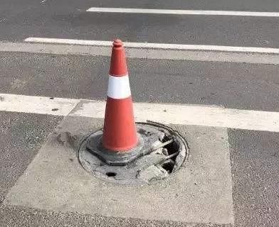  城管随手拍|一抬手，话费就到账！