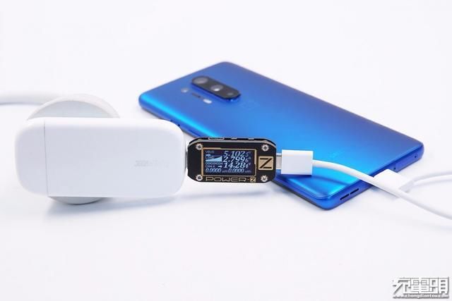 功率为8|小饼干能给什么设备用？OPPO 50W 超闪饼干充电器兼容性评测