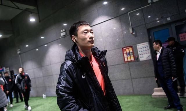  恒大|恒大两位王牌离队进入倒计时，未来新去处二选一，期待能早日爆发