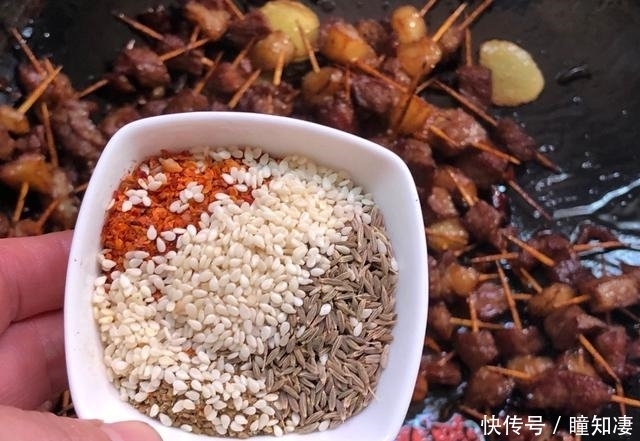 后我们|中秋晒出给小朋友的零食,网友:这没时间做熊孩子了,全在吃呢