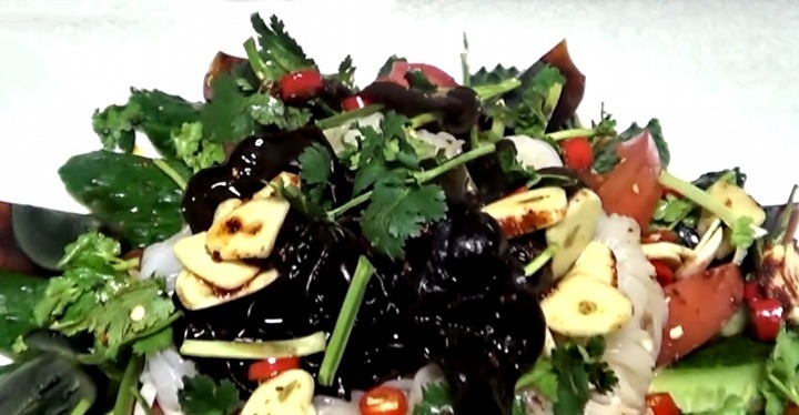  凉拌菜|最近很火的一道凉拌菜，凉拌全家福，清爽解腻，做法超简单