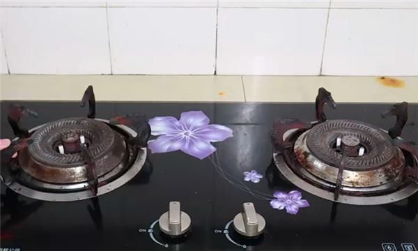 打扫|厨房灶台污渍怎么办？没有线球可以彻底的把它打扫干净