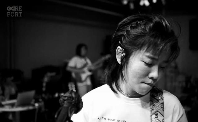  翅膀|许飞：左半边翅膀抽右半边脸