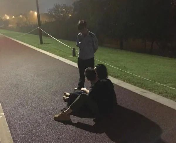 尾随|钱塘新区一男子一路“尾随”女孩，最后竟然救她一命？！