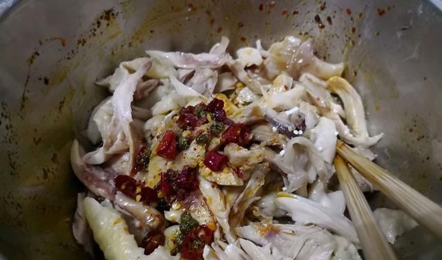  煲汤|入伏了，鸡肉别再煲汤了，煮一煮拌一拌，鲜香美味，全家都爱吃